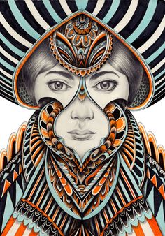 Retrato estilizado de una mujer con patrones geométricos y colores vibrantes.